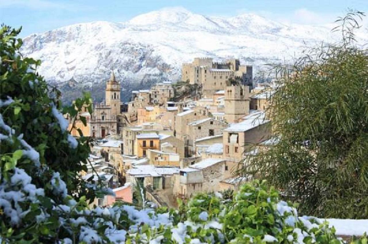 Villetta In Centro Storico Caccamo エクステリア 写真